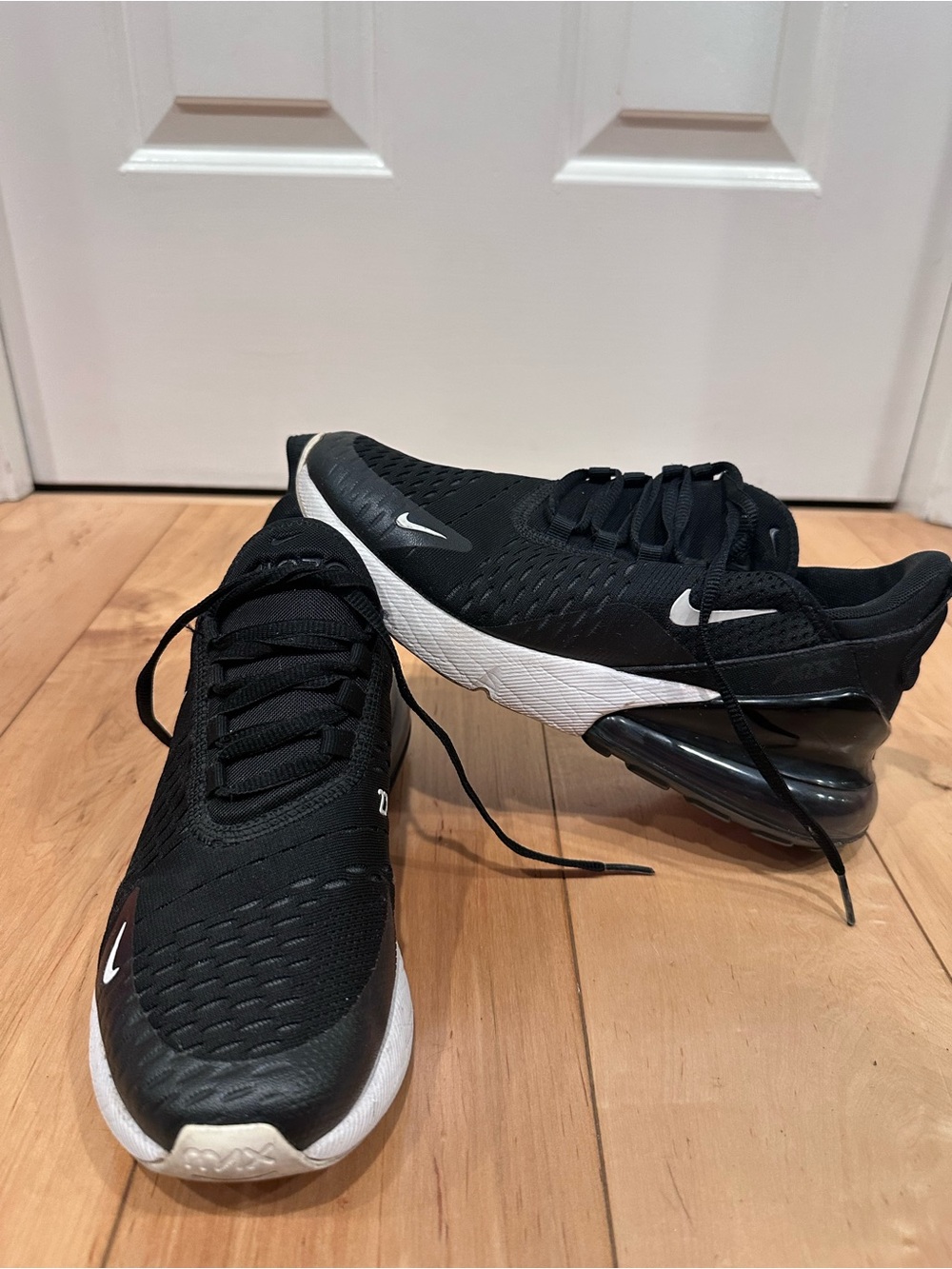 Nike Men’s Air 270 Black/White Athletic Sneakers